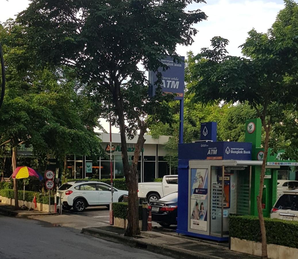 โรงแรมวินบางนา Win Bangna Hotel バンコク都 エクステリア 写真