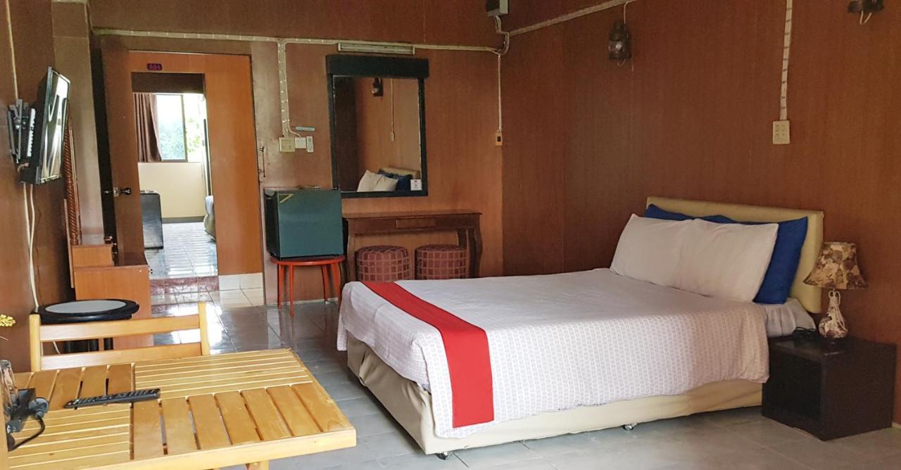 โรงแรมวินบางนา Win Bangna Hotel バンコク都 エクステリア 写真