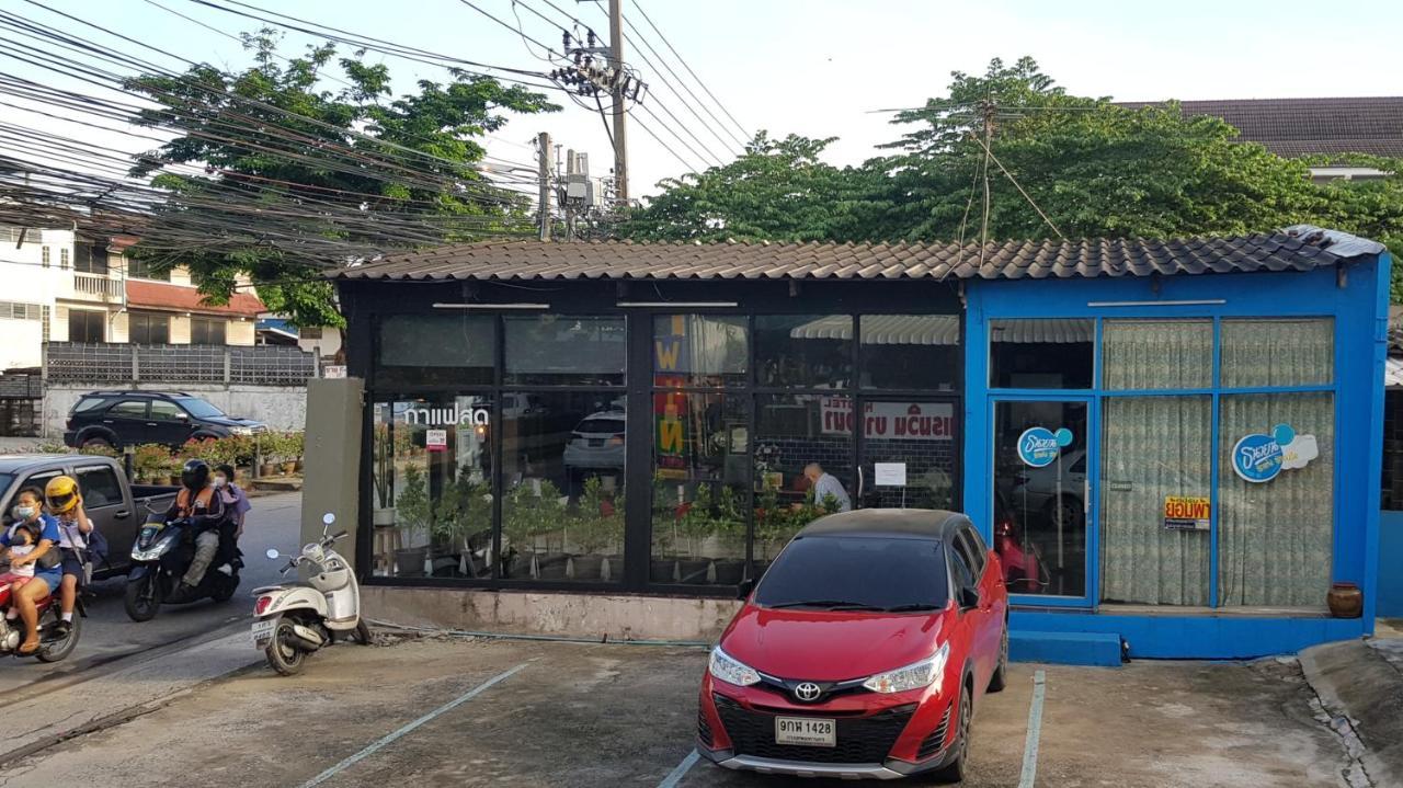 โรงแรมวินบางนา Win Bangna Hotel バンコク都 エクステリア 写真