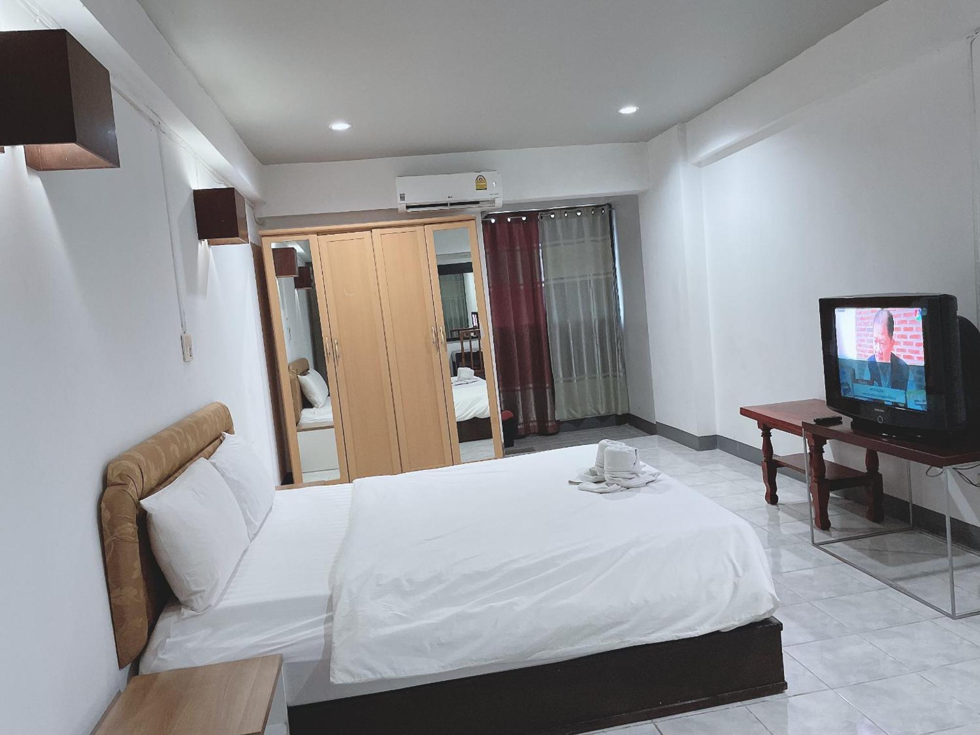 โรงแรมวินบางนา Win Bangna Hotel バンコク都 エクステリア 写真