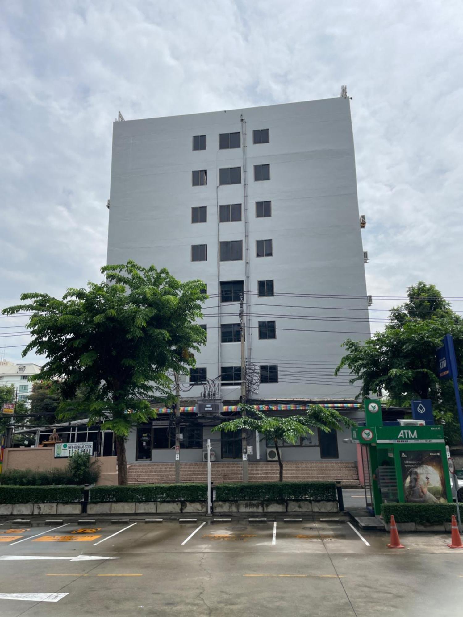โรงแรมวินบางนา Win Bangna Hotel バンコク都 エクステリア 写真