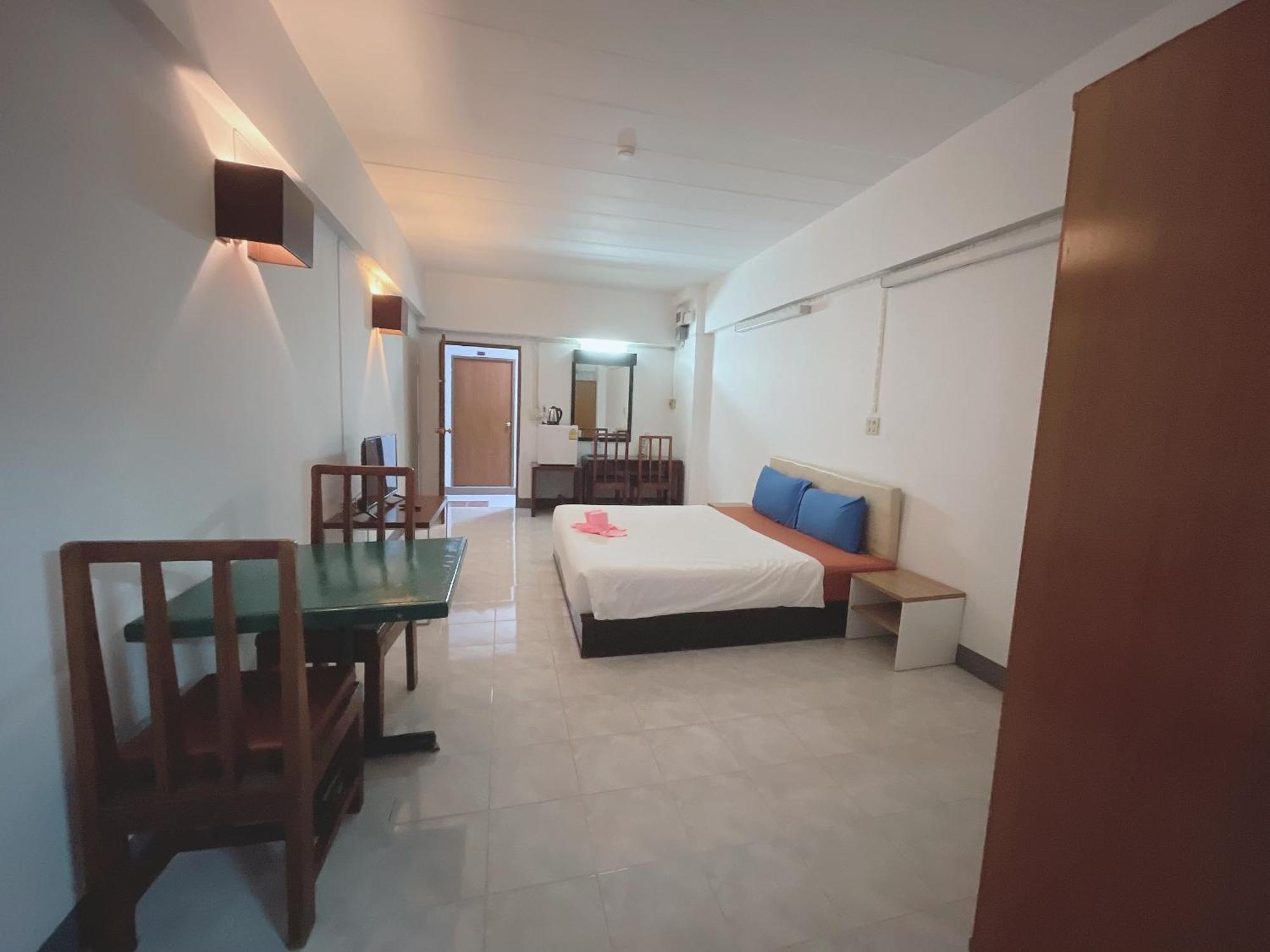 โรงแรมวินบางนา Win Bangna Hotel バンコク都 エクステリア 写真