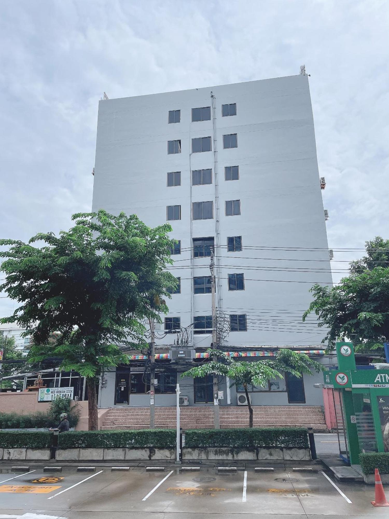 โรงแรมวินบางนา Win Bangna Hotel バンコク都 エクステリア 写真