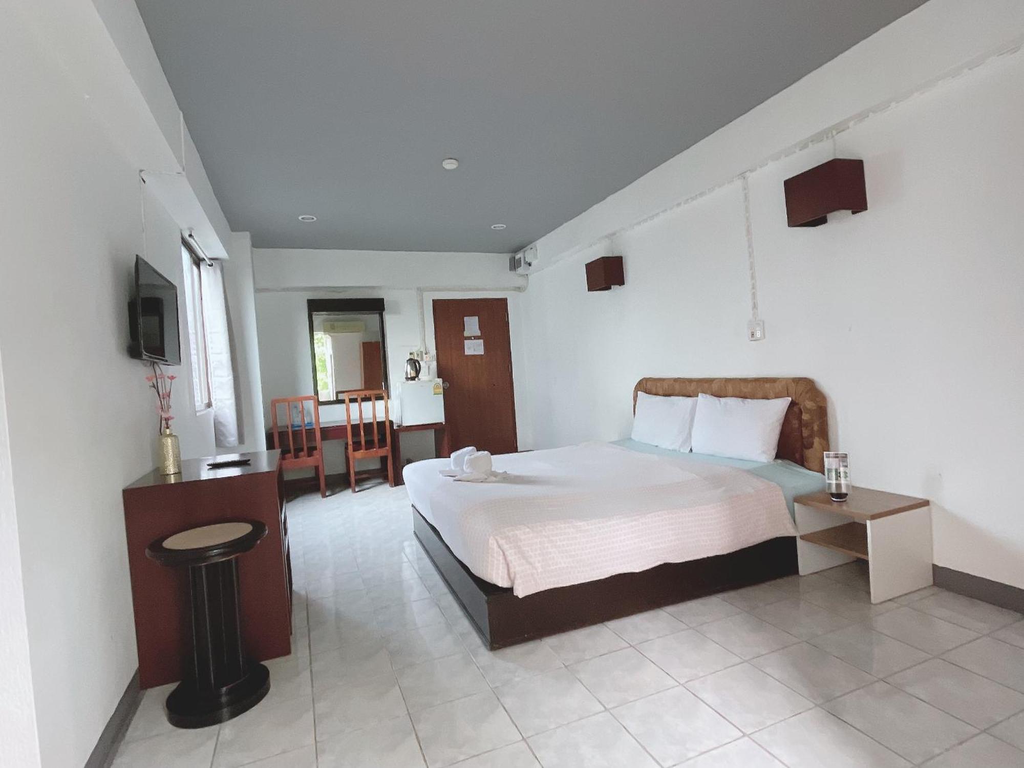 โรงแรมวินบางนา Win Bangna Hotel バンコク都 エクステリア 写真