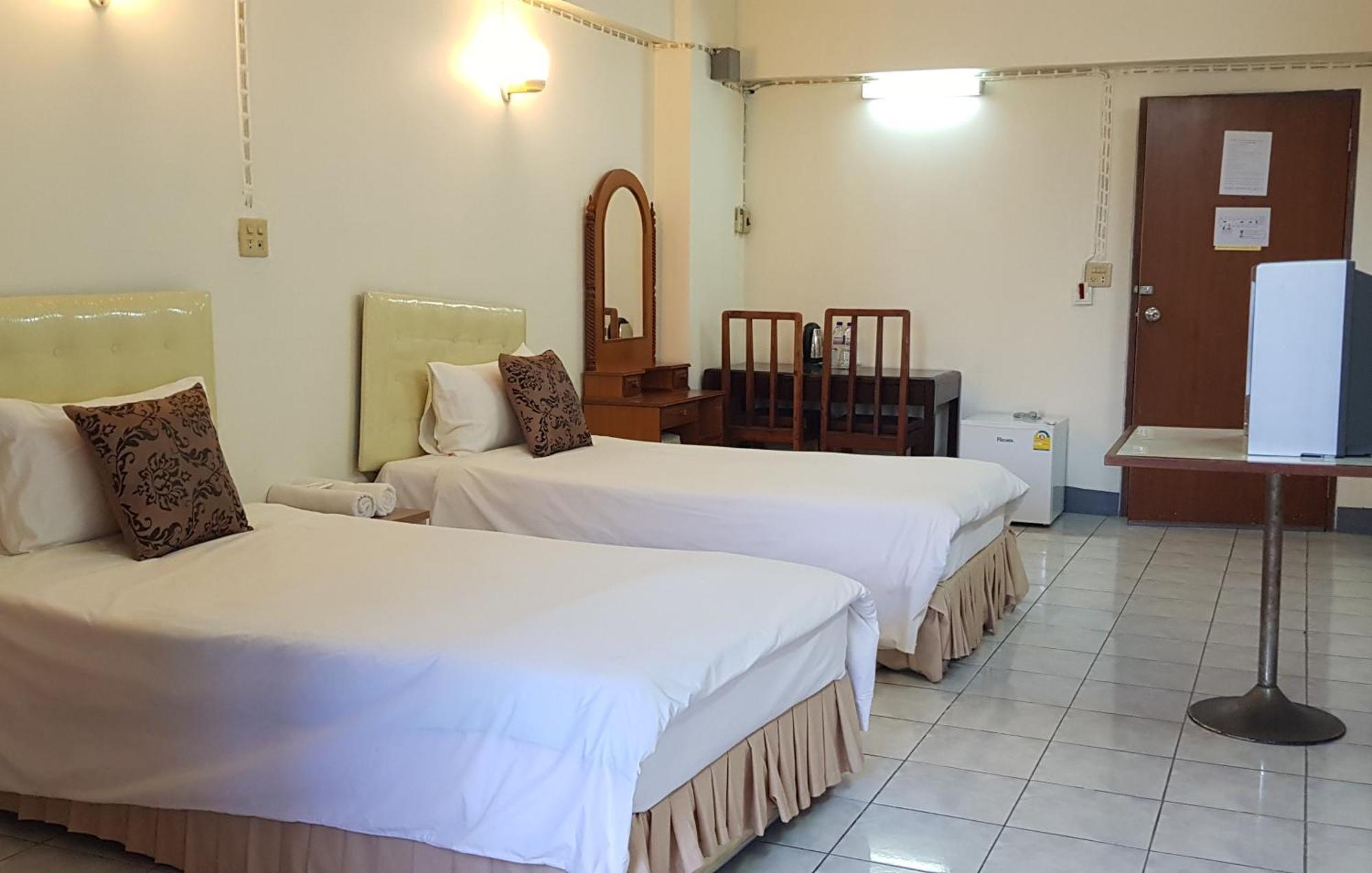 โรงแรมวินบางนา Win Bangna Hotel バンコク都 部屋 写真