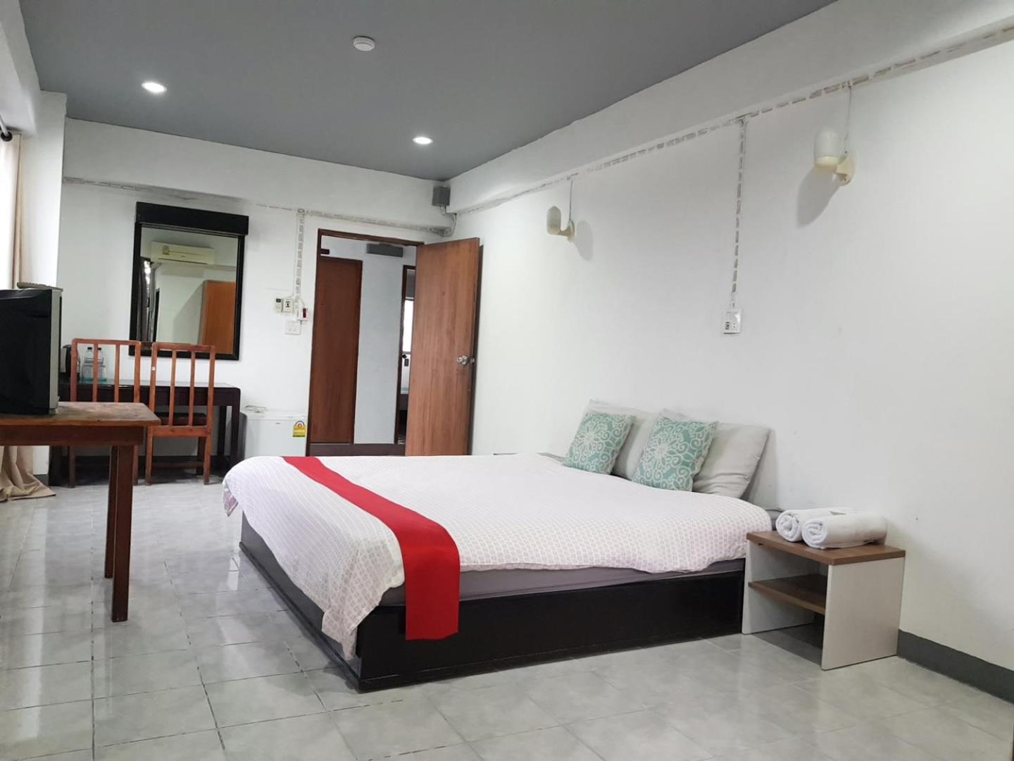 โรงแรมวินบางนา Win Bangna Hotel バンコク都 部屋 写真
